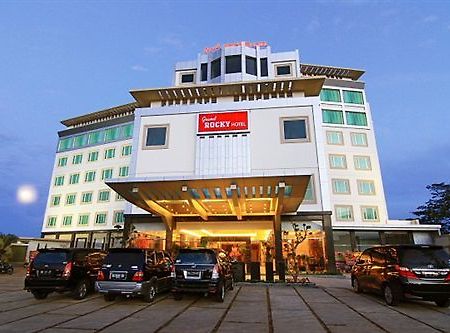 Grand Rocky Hotel Bukittinggi Esterno foto
