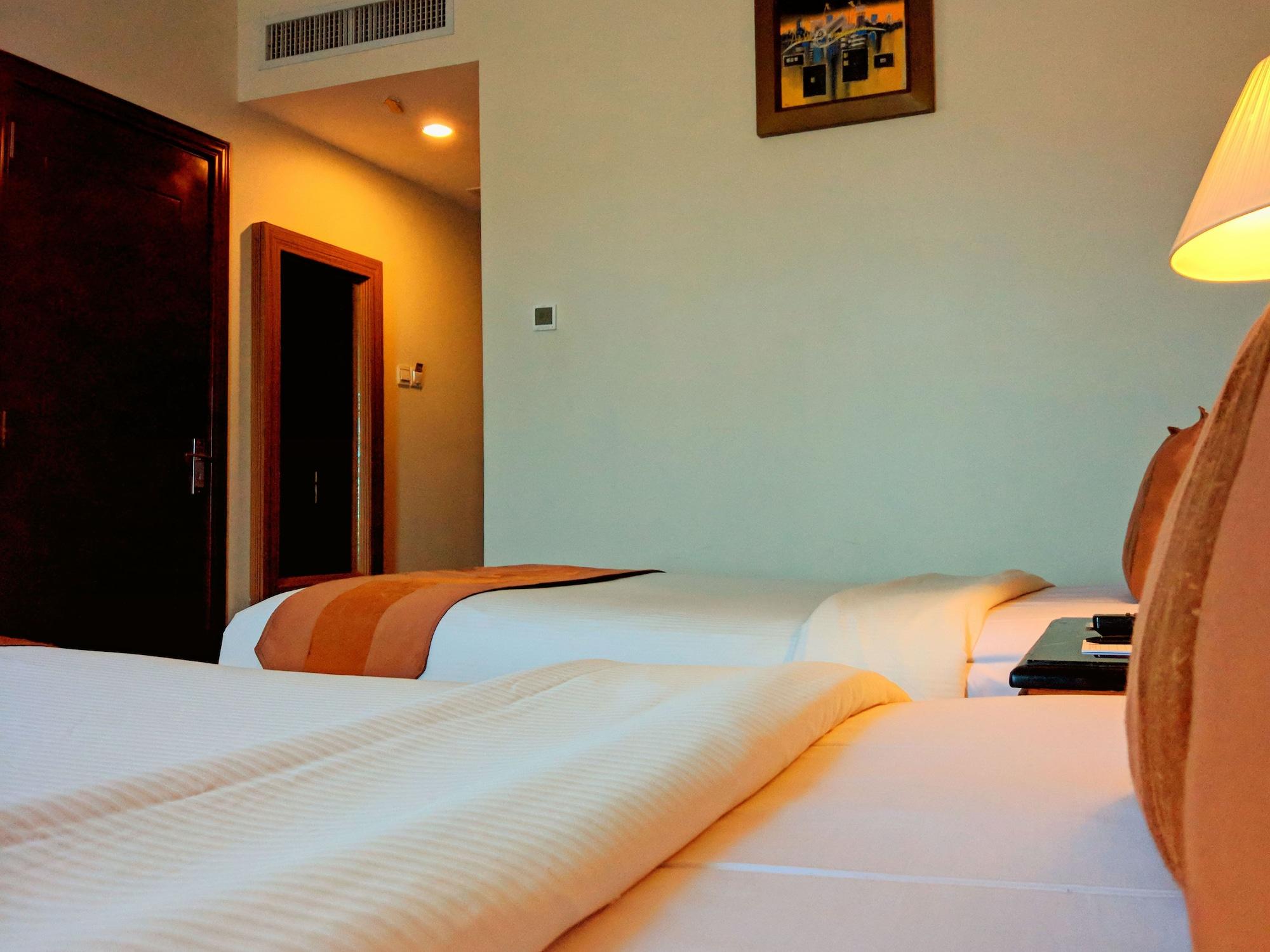 Grand Rocky Hotel Bukittinggi Esterno foto