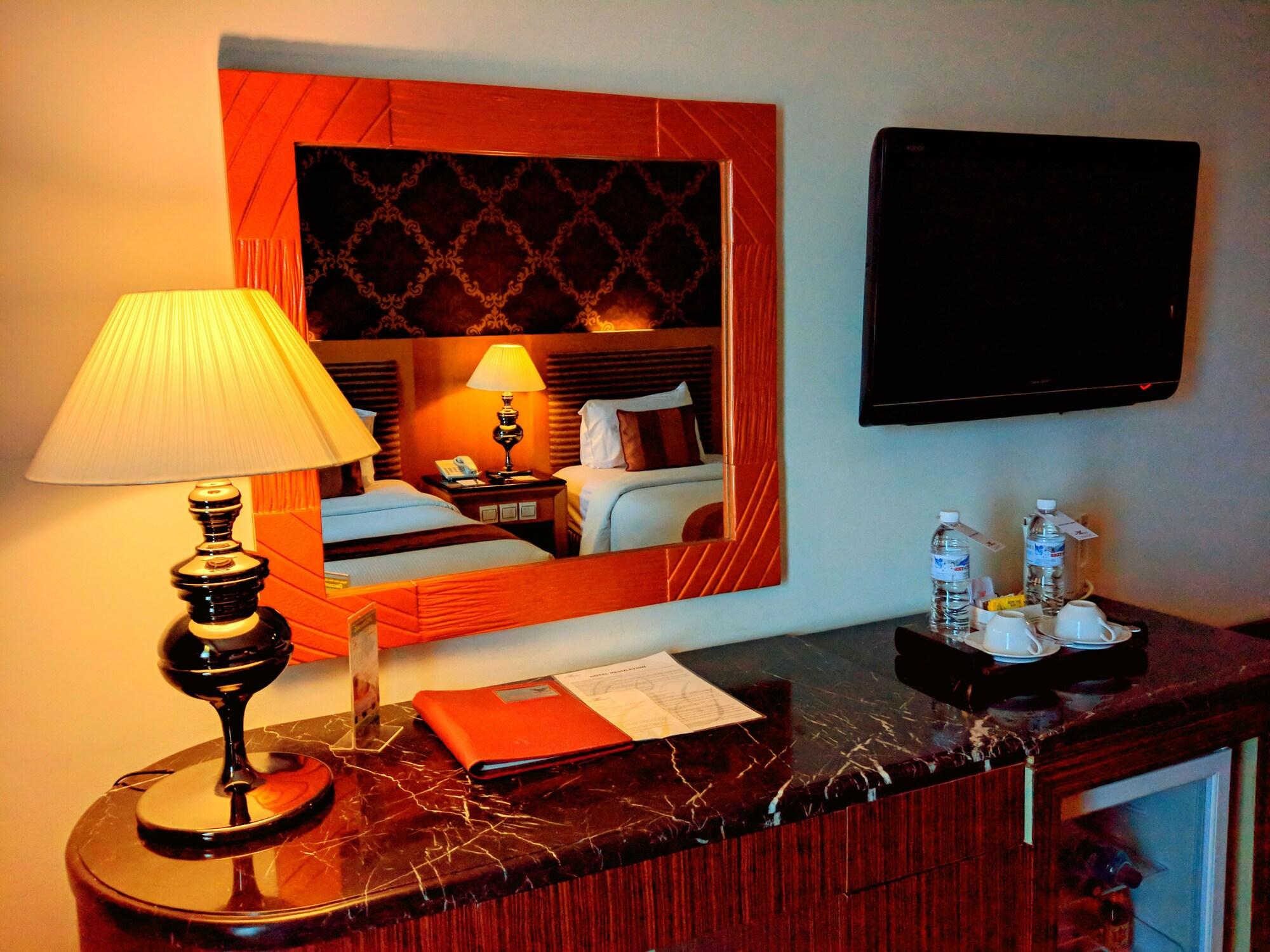 Grand Rocky Hotel Bukittinggi Esterno foto