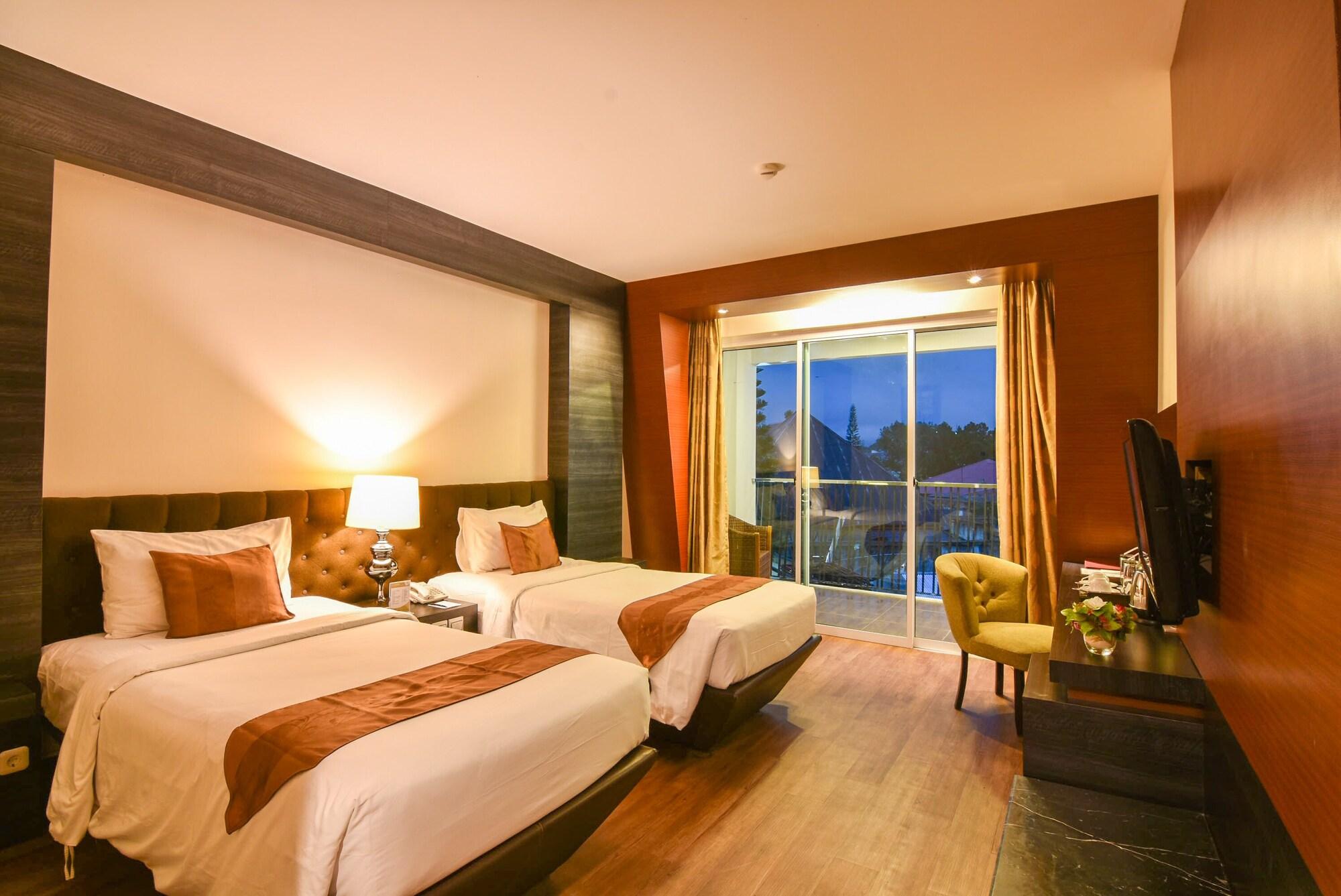 Grand Rocky Hotel Bukittinggi Esterno foto