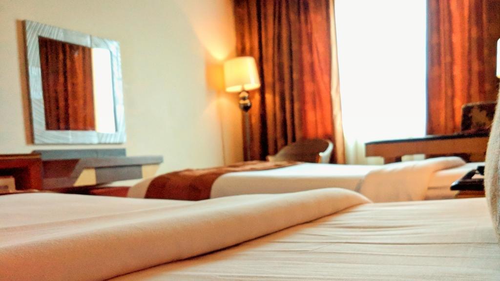 Grand Rocky Hotel Bukittinggi Esterno foto
