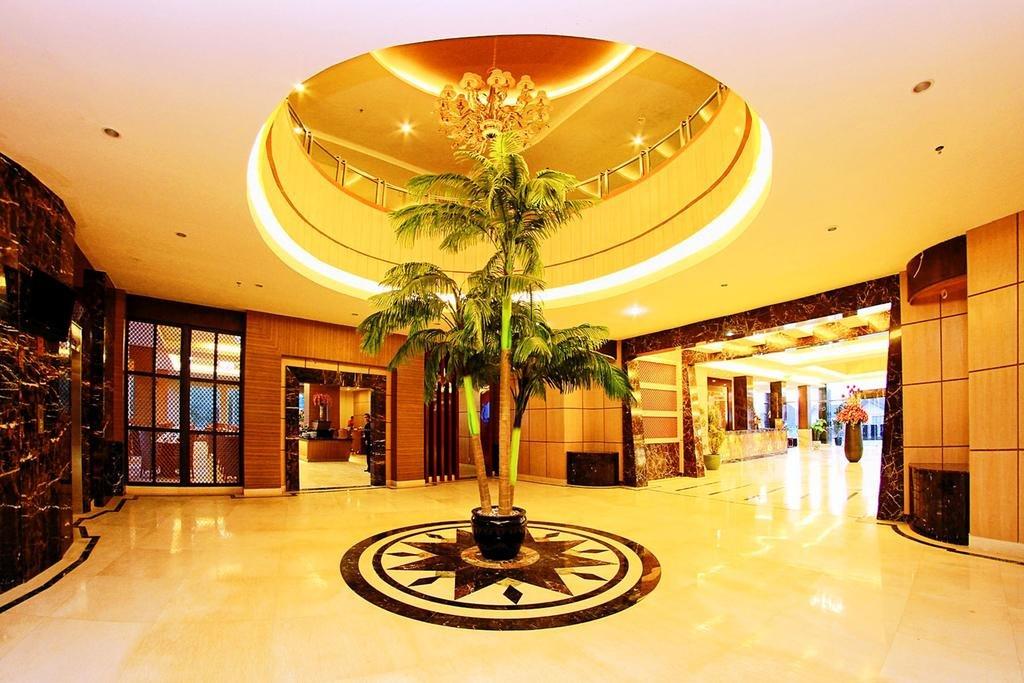 Grand Rocky Hotel Bukittinggi Esterno foto