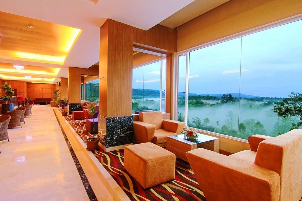 Grand Rocky Hotel Bukittinggi Esterno foto