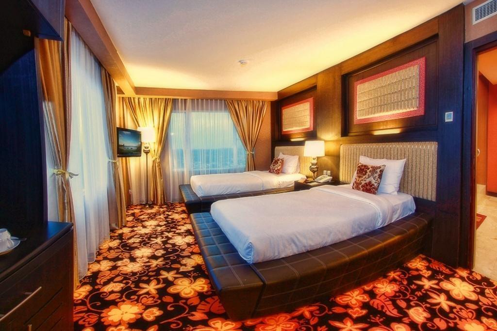 Grand Rocky Hotel Bukittinggi Esterno foto