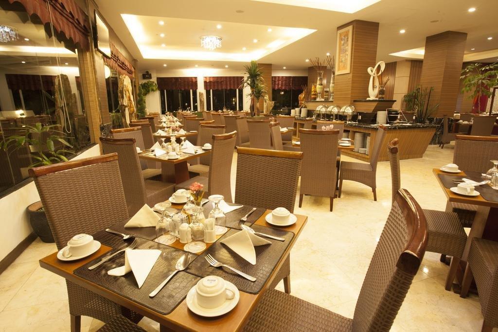 Grand Rocky Hotel Bukittinggi Esterno foto
