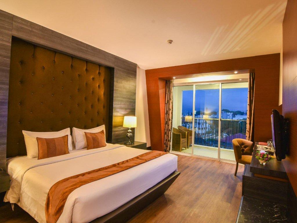 Grand Rocky Hotel Bukittinggi Esterno foto