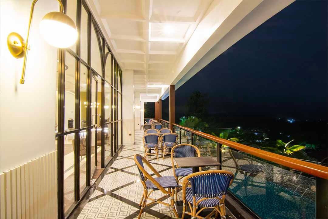 Grand Rocky Hotel Bukittinggi Esterno foto