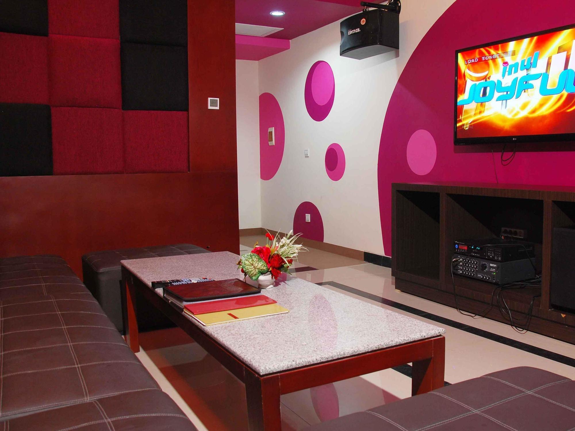 Grand Rocky Hotel Bukittinggi Esterno foto