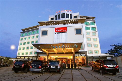 Grand Rocky Hotel Bukittinggi Esterno foto