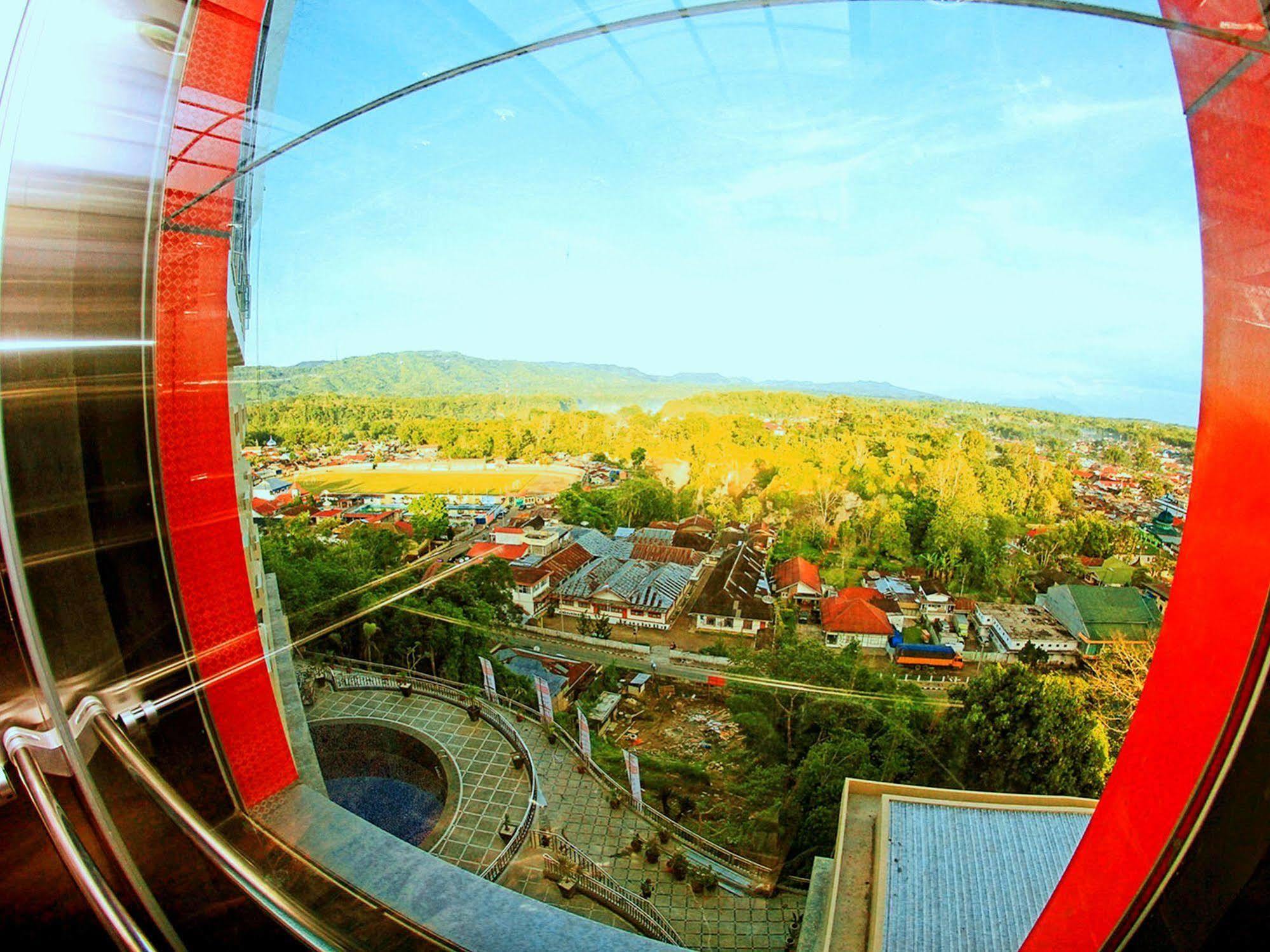 Grand Rocky Hotel Bukittinggi Esterno foto