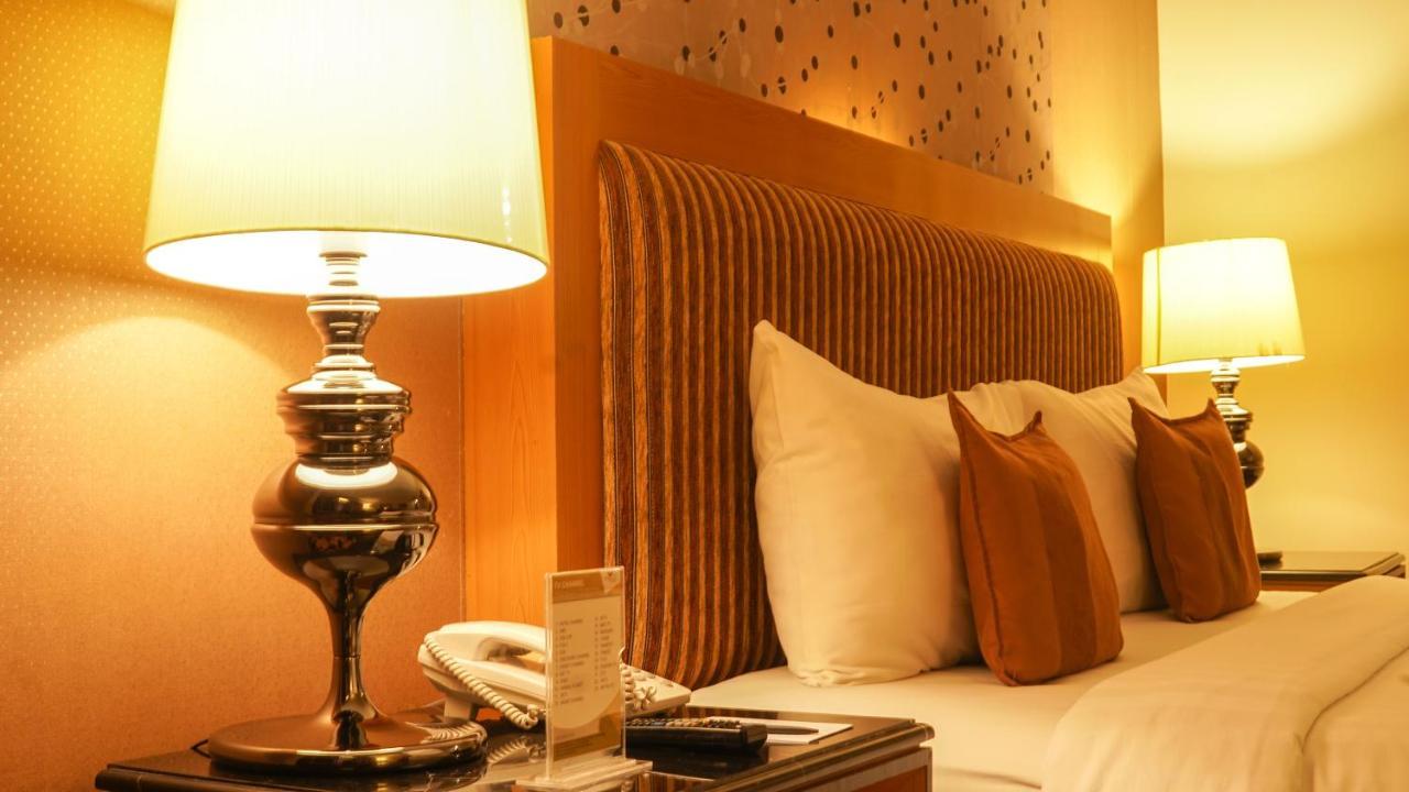 Grand Rocky Hotel Bukittinggi Esterno foto