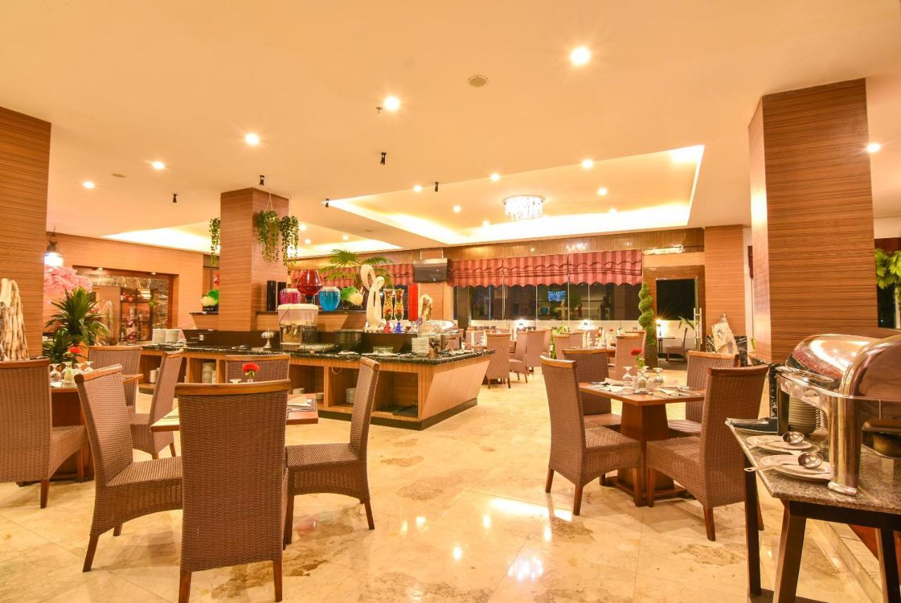 Grand Rocky Hotel Bukittinggi Esterno foto