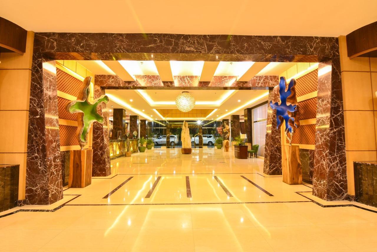 Grand Rocky Hotel Bukittinggi Esterno foto
