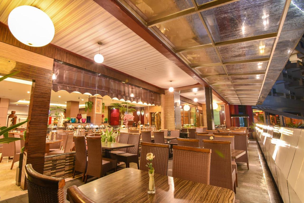 Grand Rocky Hotel Bukittinggi Esterno foto