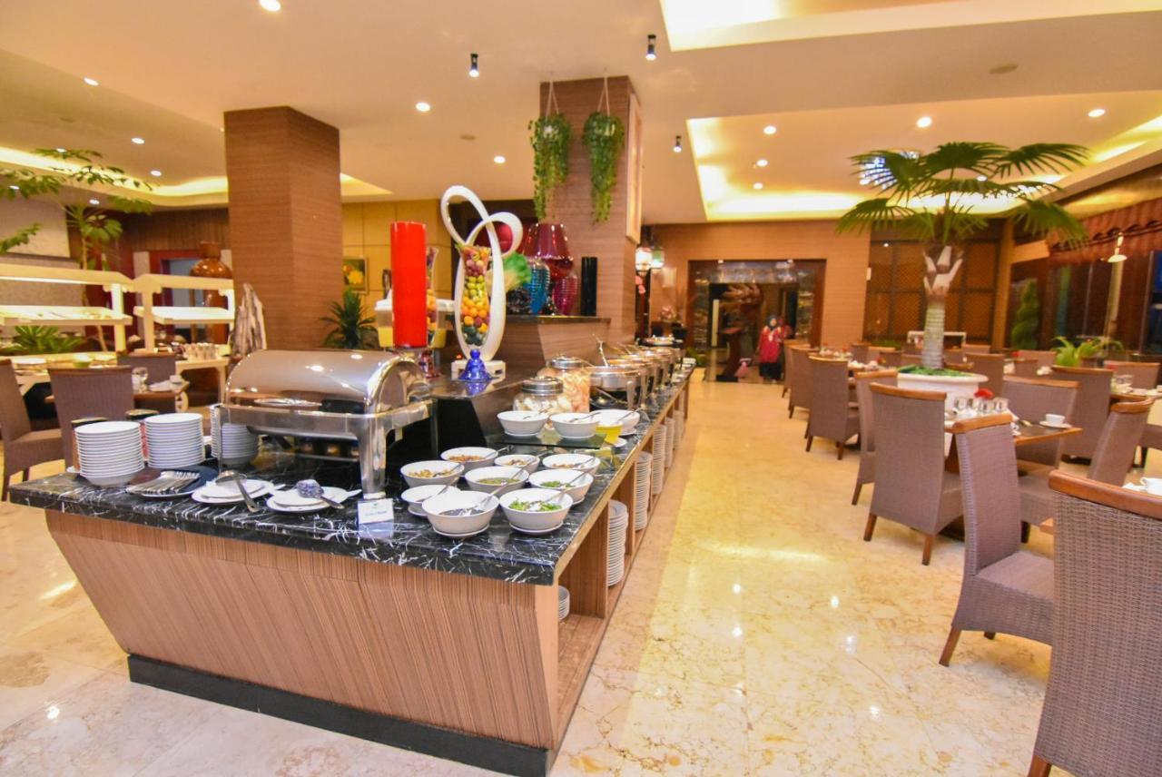 Grand Rocky Hotel Bukittinggi Esterno foto