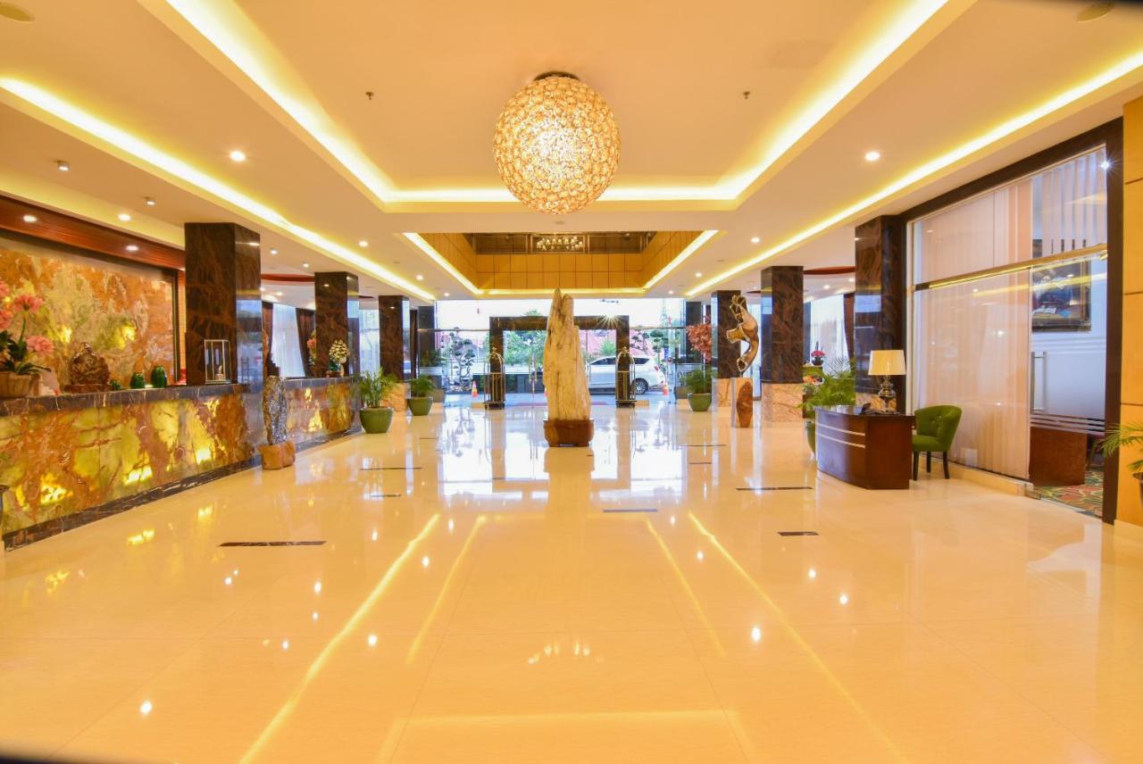 Grand Rocky Hotel Bukittinggi Esterno foto
