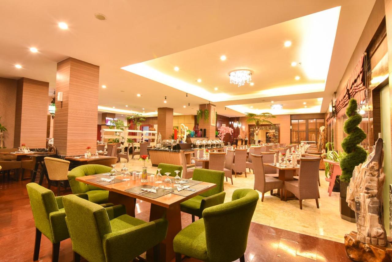Grand Rocky Hotel Bukittinggi Esterno foto