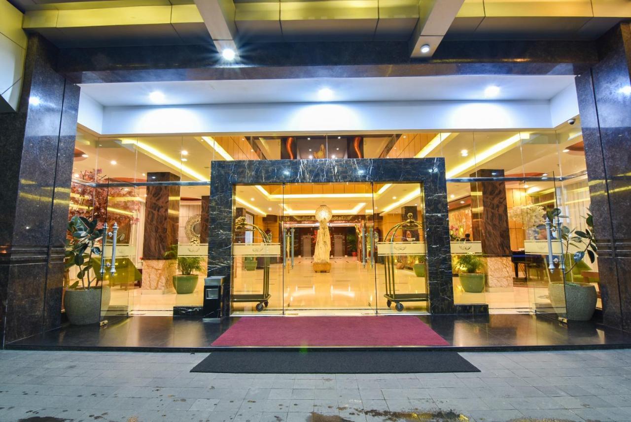 Grand Rocky Hotel Bukittinggi Esterno foto