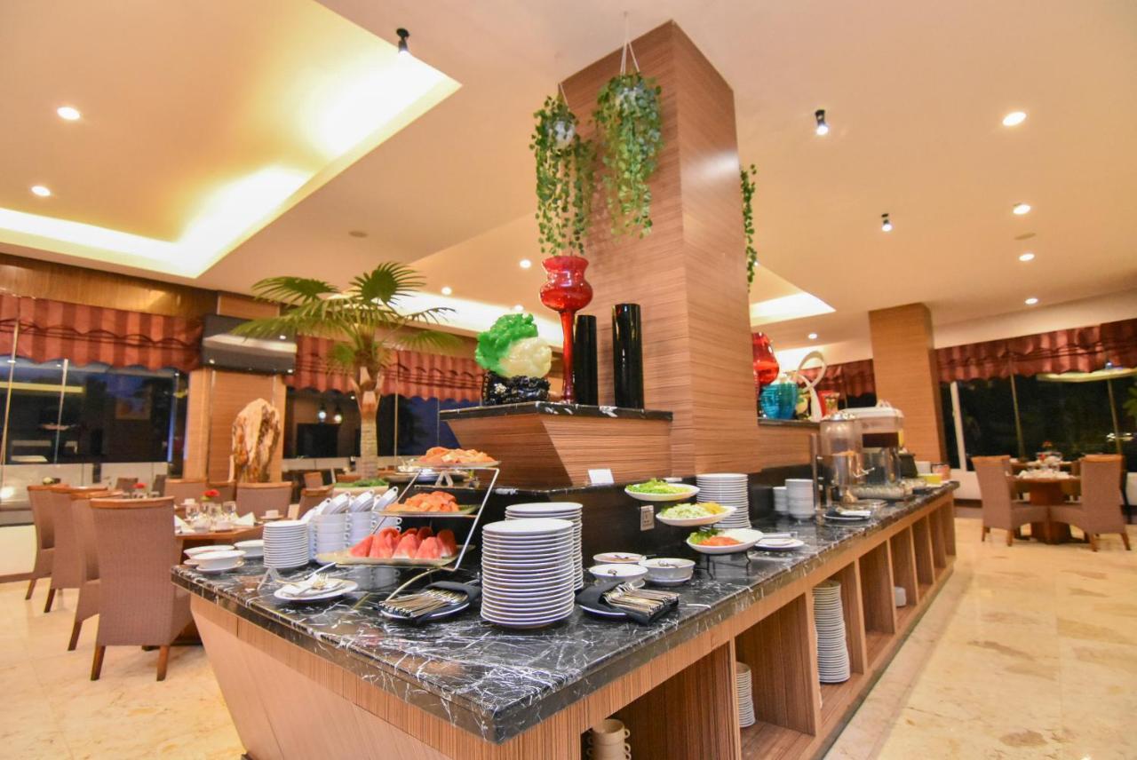 Grand Rocky Hotel Bukittinggi Esterno foto