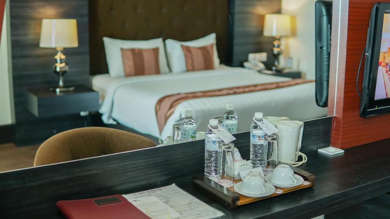 Grand Rocky Hotel Bukittinggi Esterno foto
