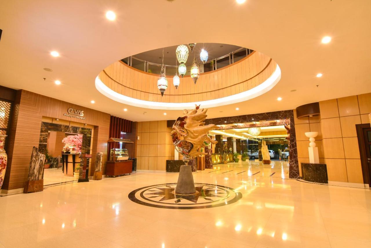 Grand Rocky Hotel Bukittinggi Esterno foto