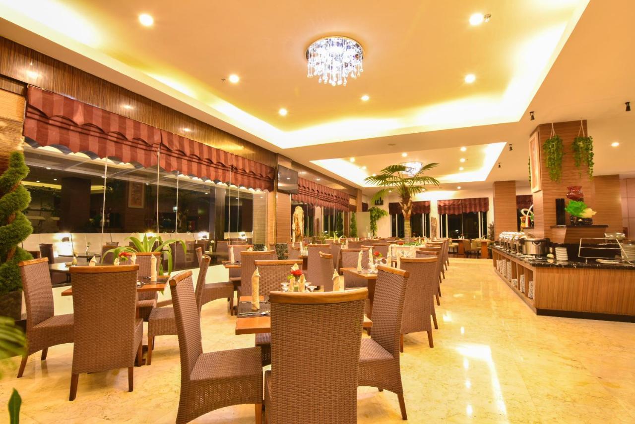 Grand Rocky Hotel Bukittinggi Esterno foto